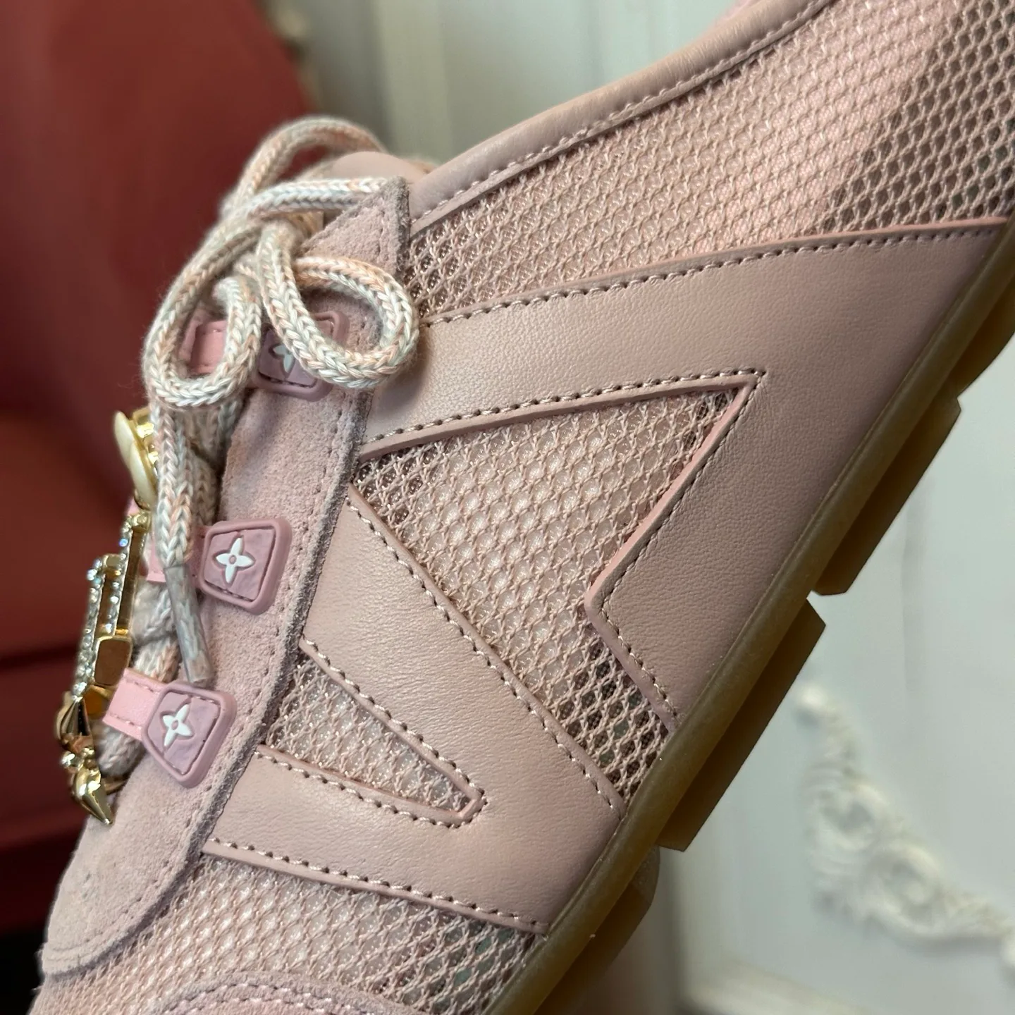 Women's Sneakers LOUIS VUITTON 18120472