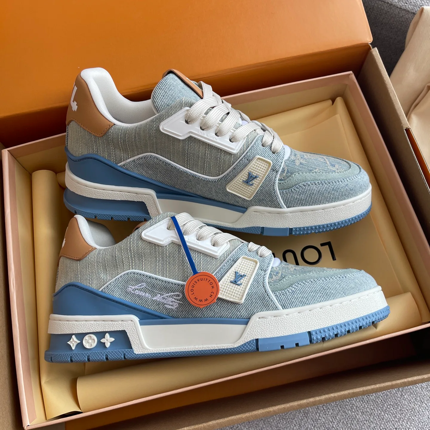 Women's Sneakers LOUIS VUITTON 17511541