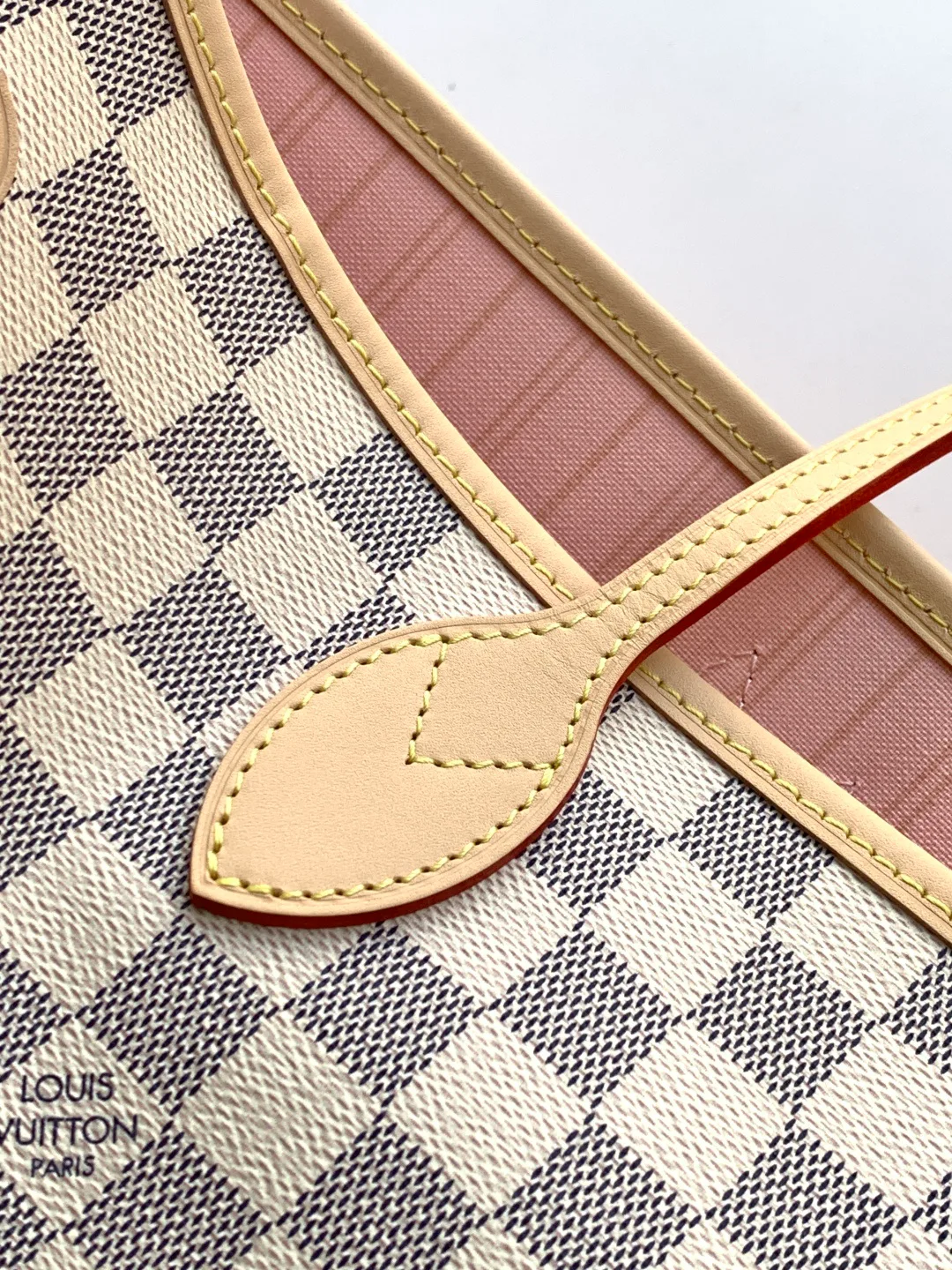 Women's Classic Handbags LOUIS VUITTON 18156578