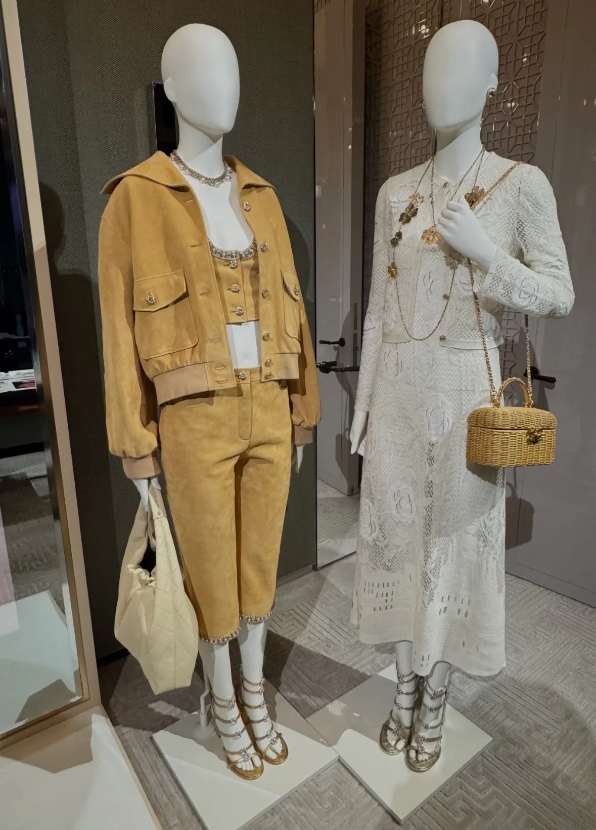 Women's Leather Jackets And Sheepskin Coats CHANEL 18131547