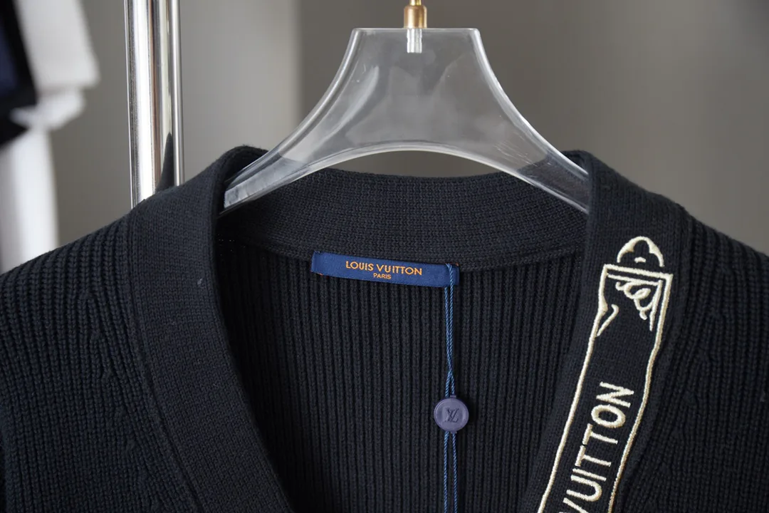 Men's Jumpers And Sweaters LOUIS VUITTON 18368999