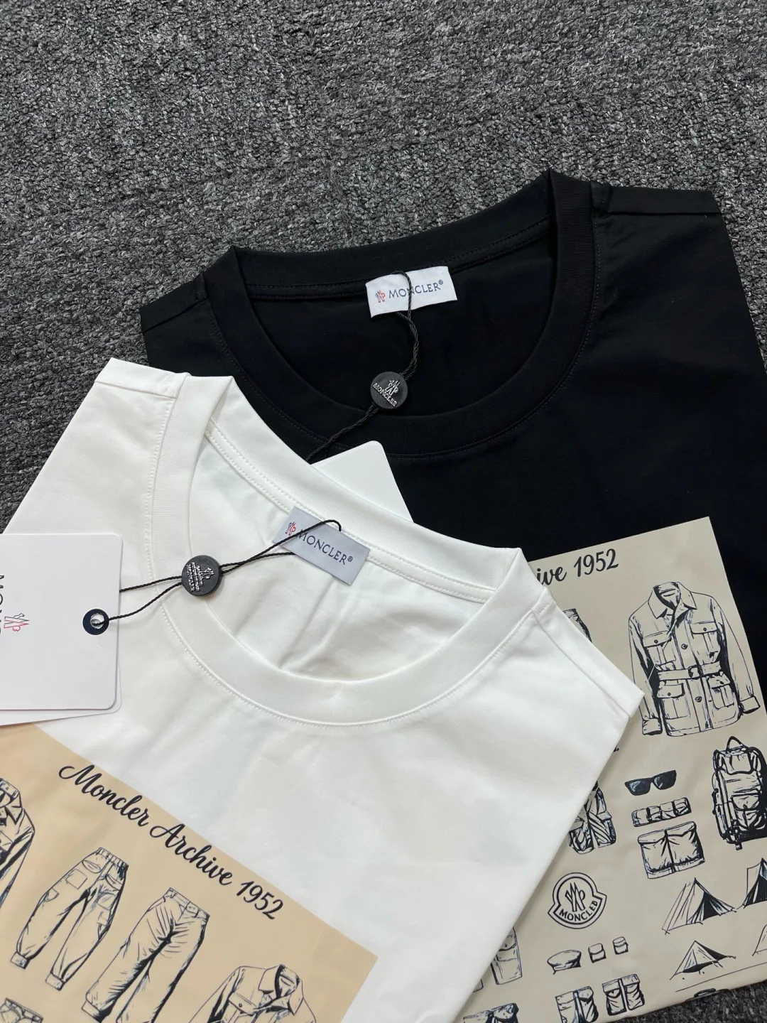 Men's T-Shirts MONCLER 17037186