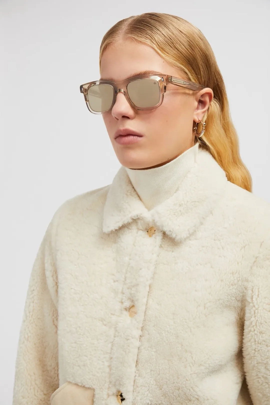Women's Jackets And Down Jackets MONCLER 17253137
