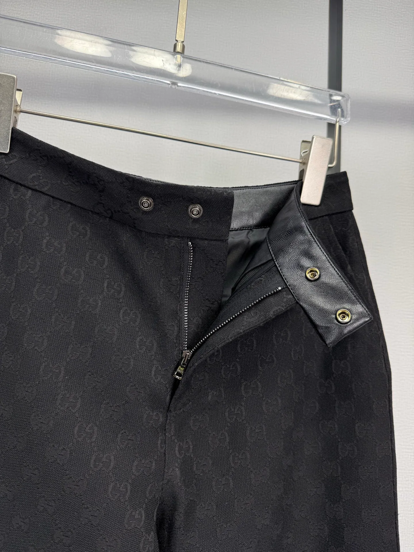 Women's Trousers GUCCI 18022728