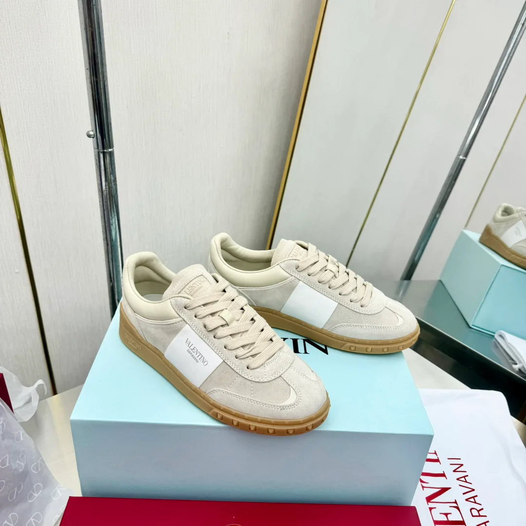Women's Sneakers VALENTINO 17955034