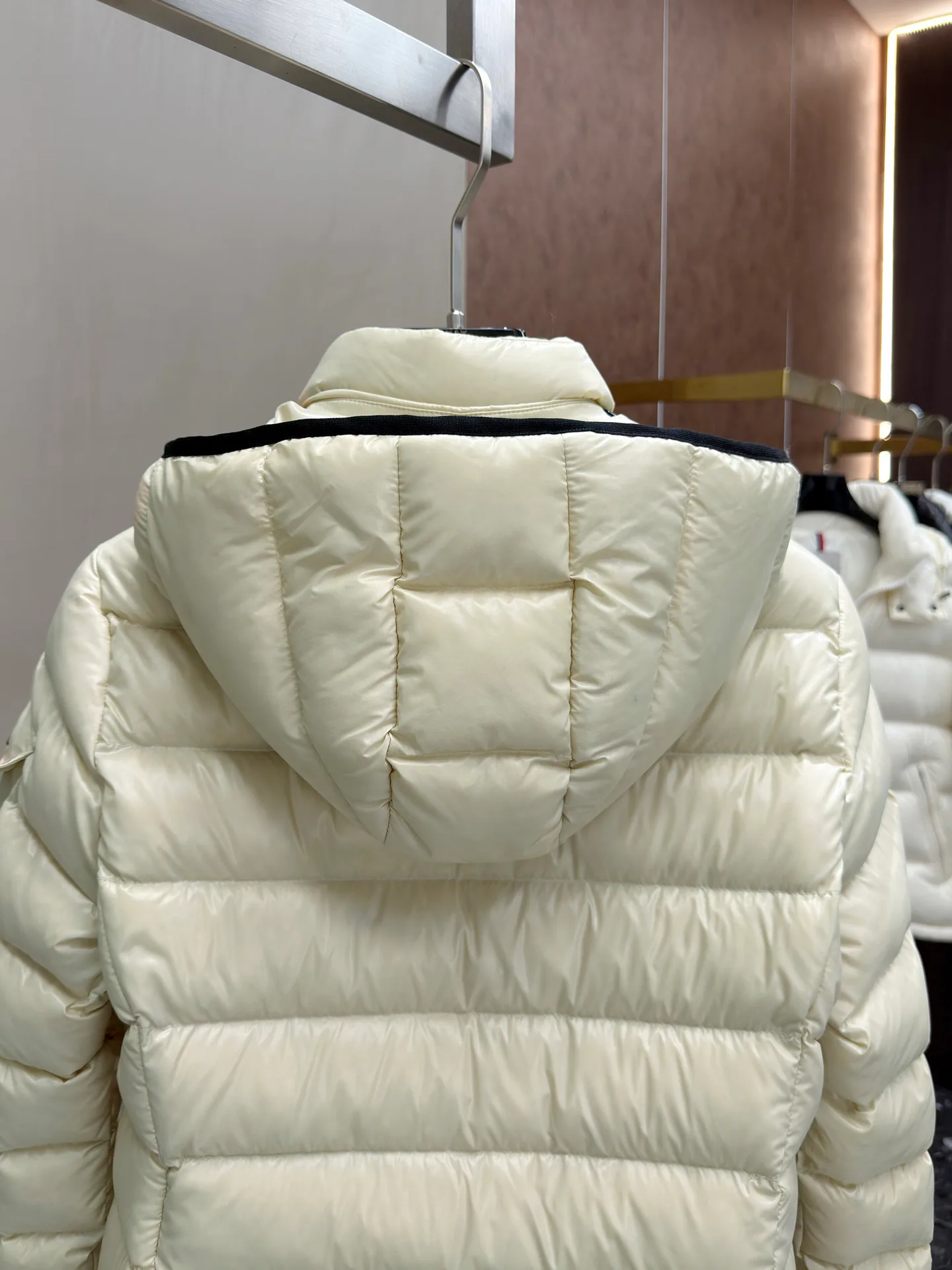 Куртки И Пуховики Женские Moncler 18631575