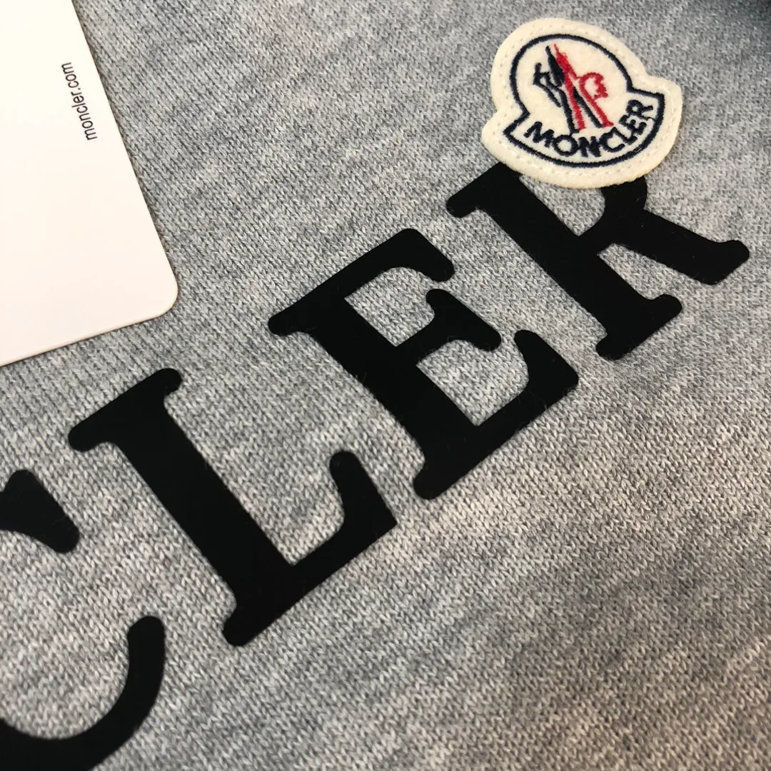 Men's Jumpers And Sweaters MONCLER 18002353