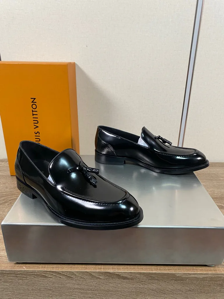 Men's Loafers And Dress Shoes LOUIS VUITTON 18193964