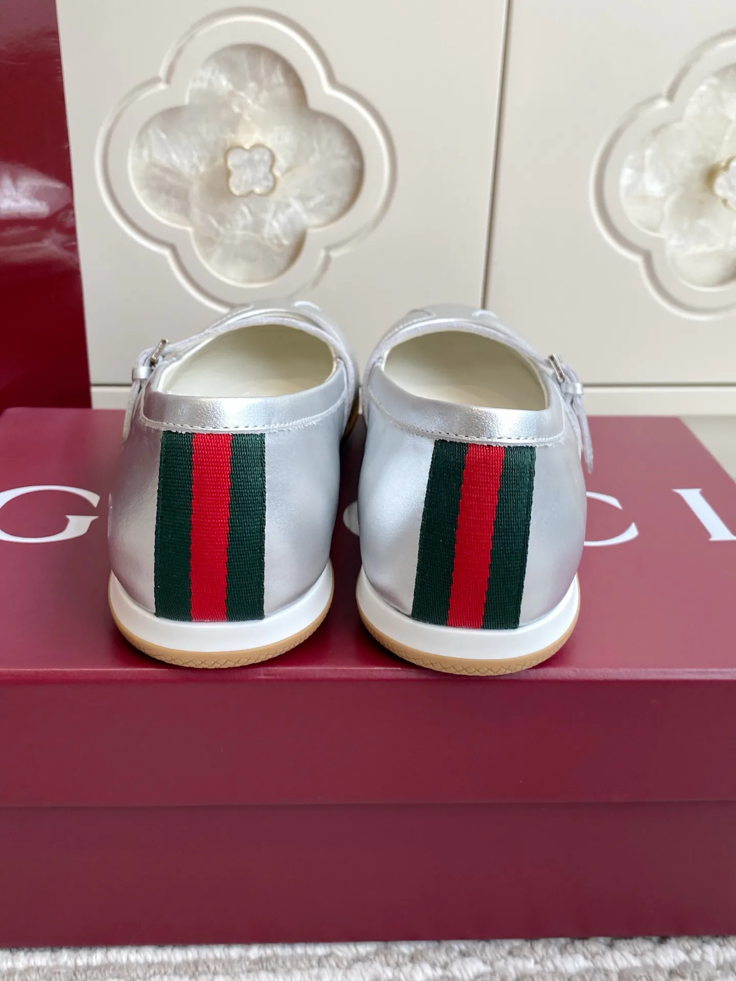 Women's Ballet Flats GUCCI 17525733