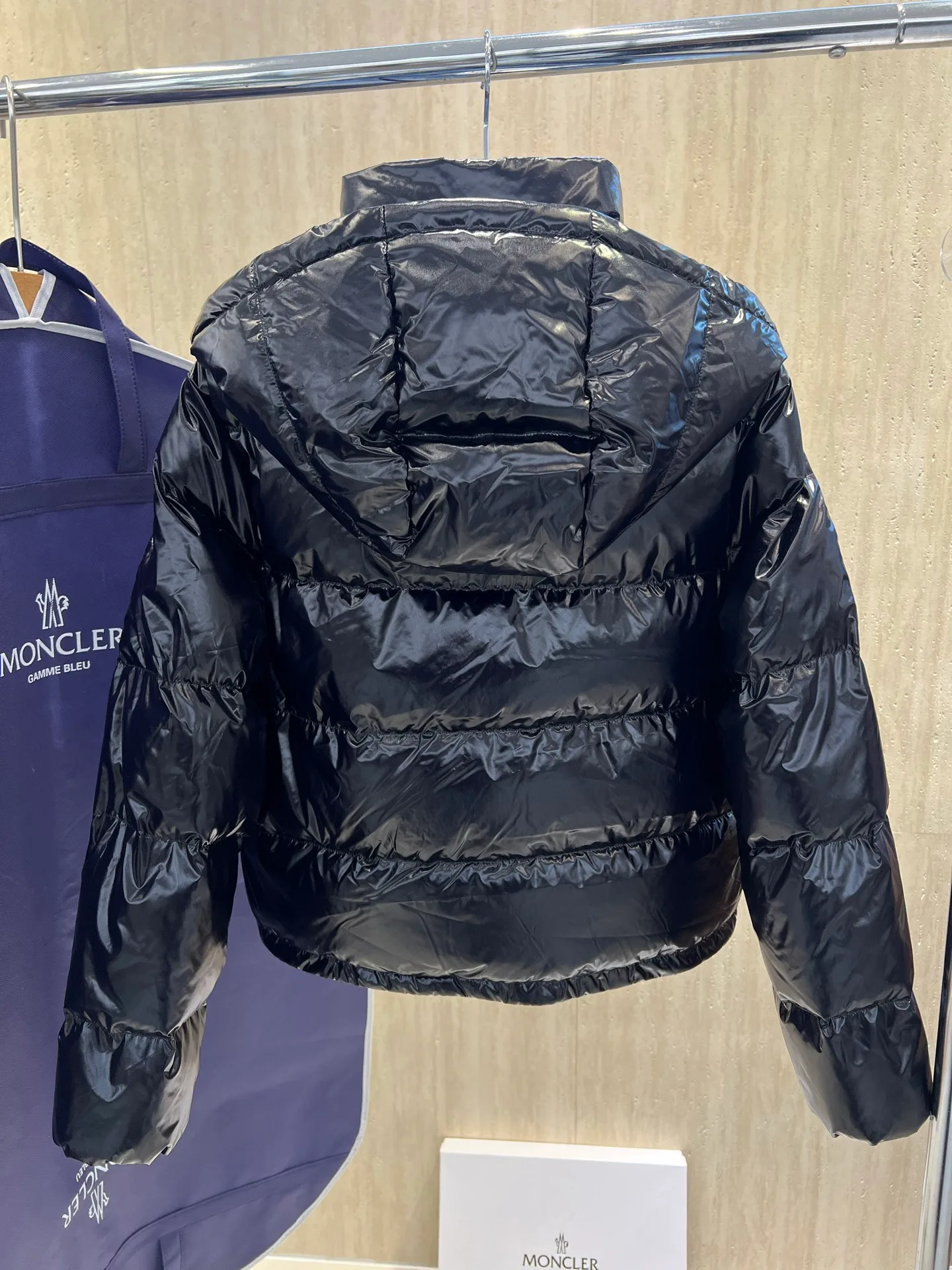 Men's Jackets And Down Jackets MONCLER 18231182