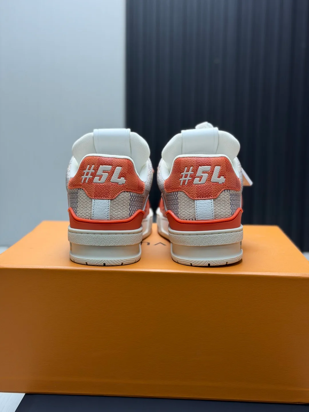 Women's Sneakers LOUIS VUITTON 17865133