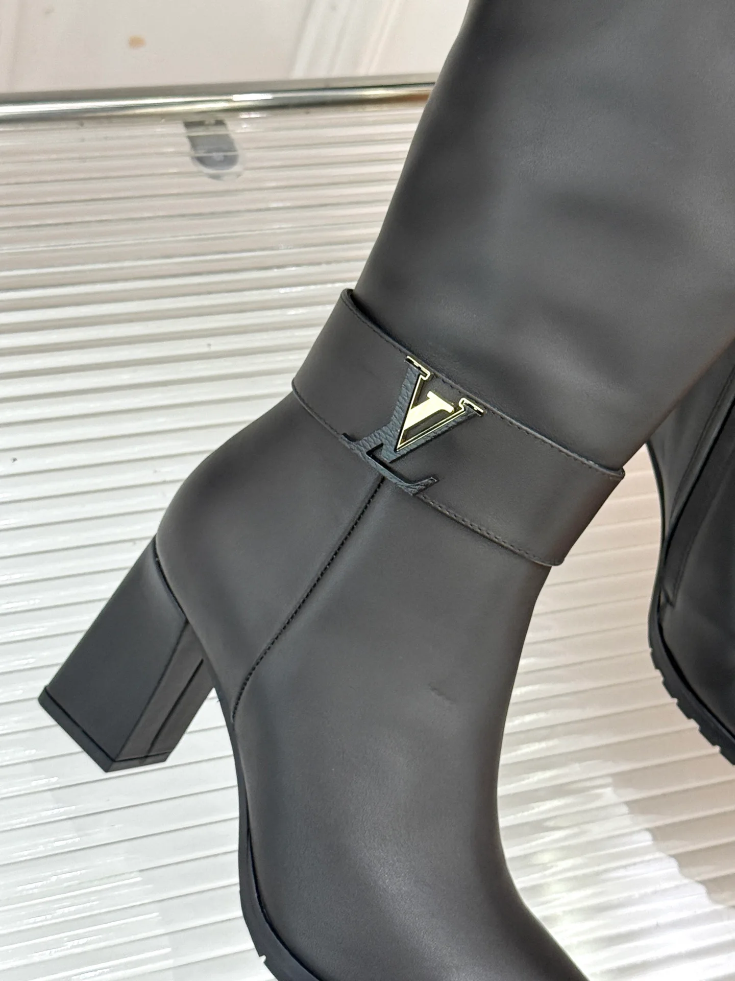 Women's Boots LOUIS VUITTON 18092816
