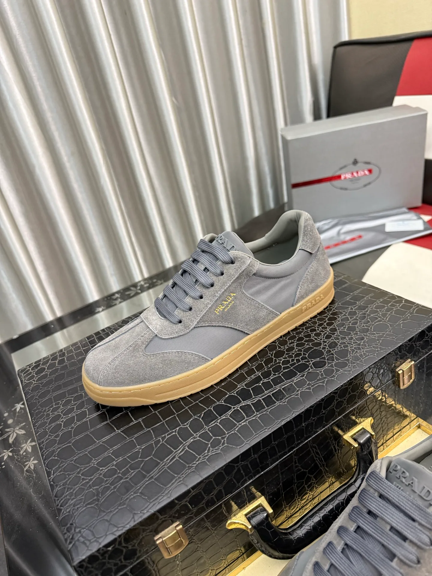 Men's Sneakers PRADA 18346804