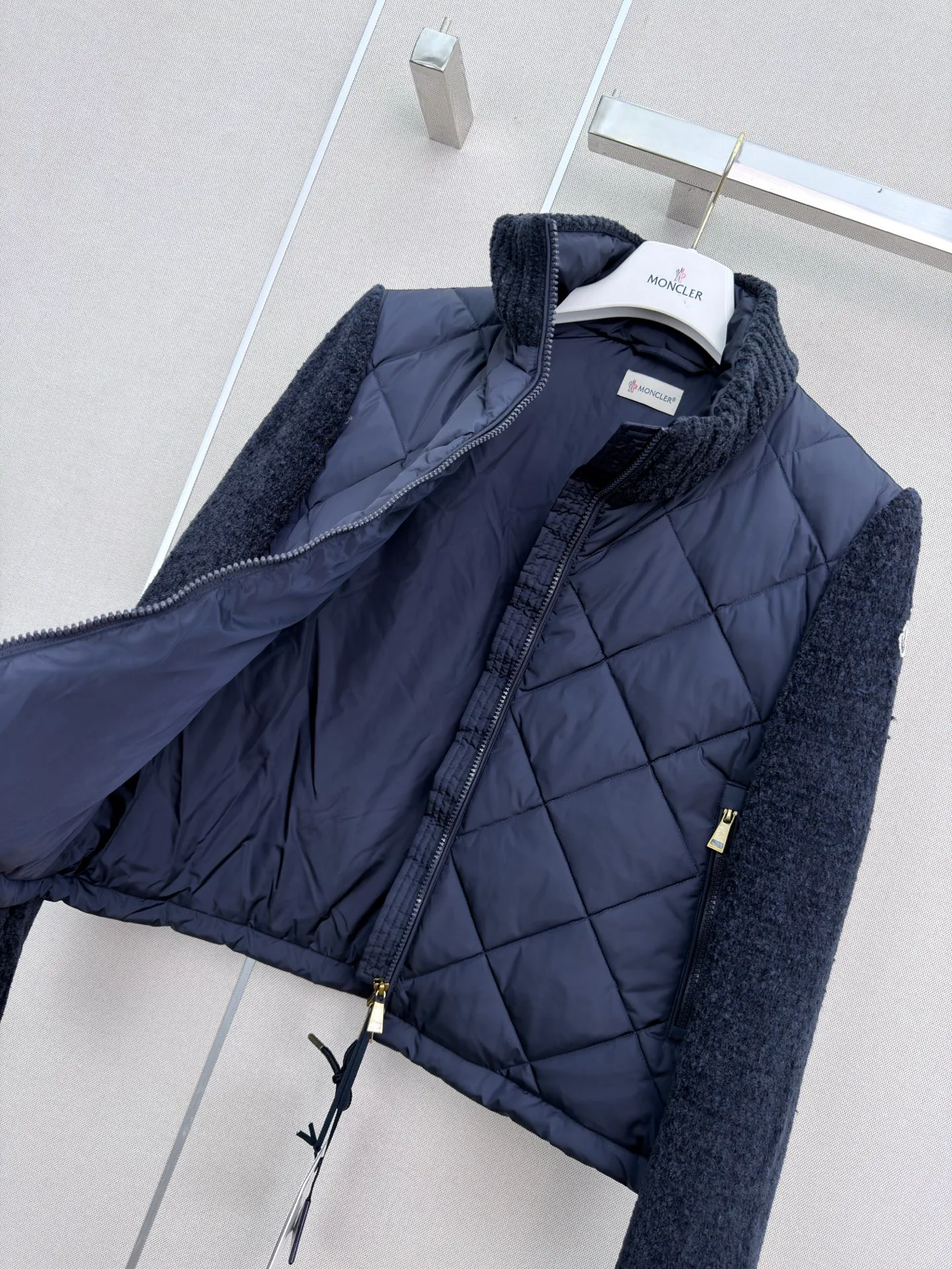 Women's Jackets And Down Jackets MONCLER 18203545