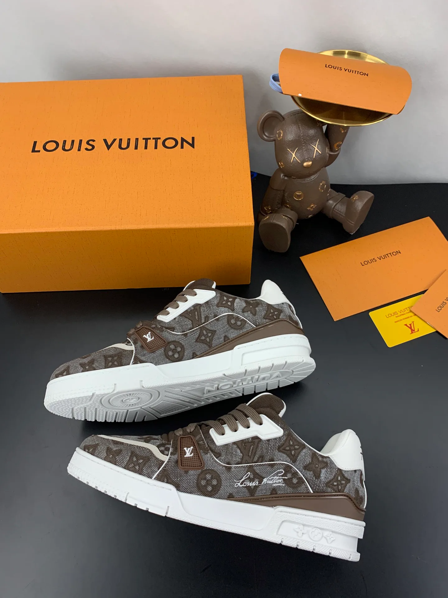 Women's Sneakers LOUIS VUITTON 17545278