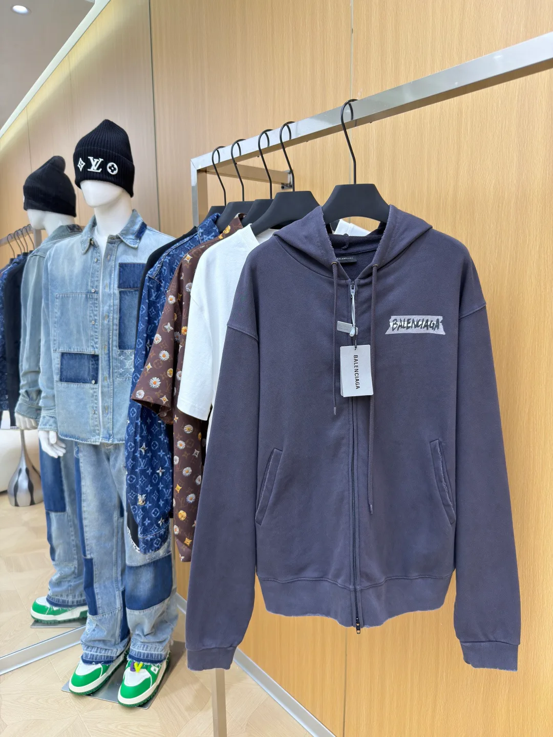 Men's Sweatshirts And Hoodies BALENCIAGA 17699436