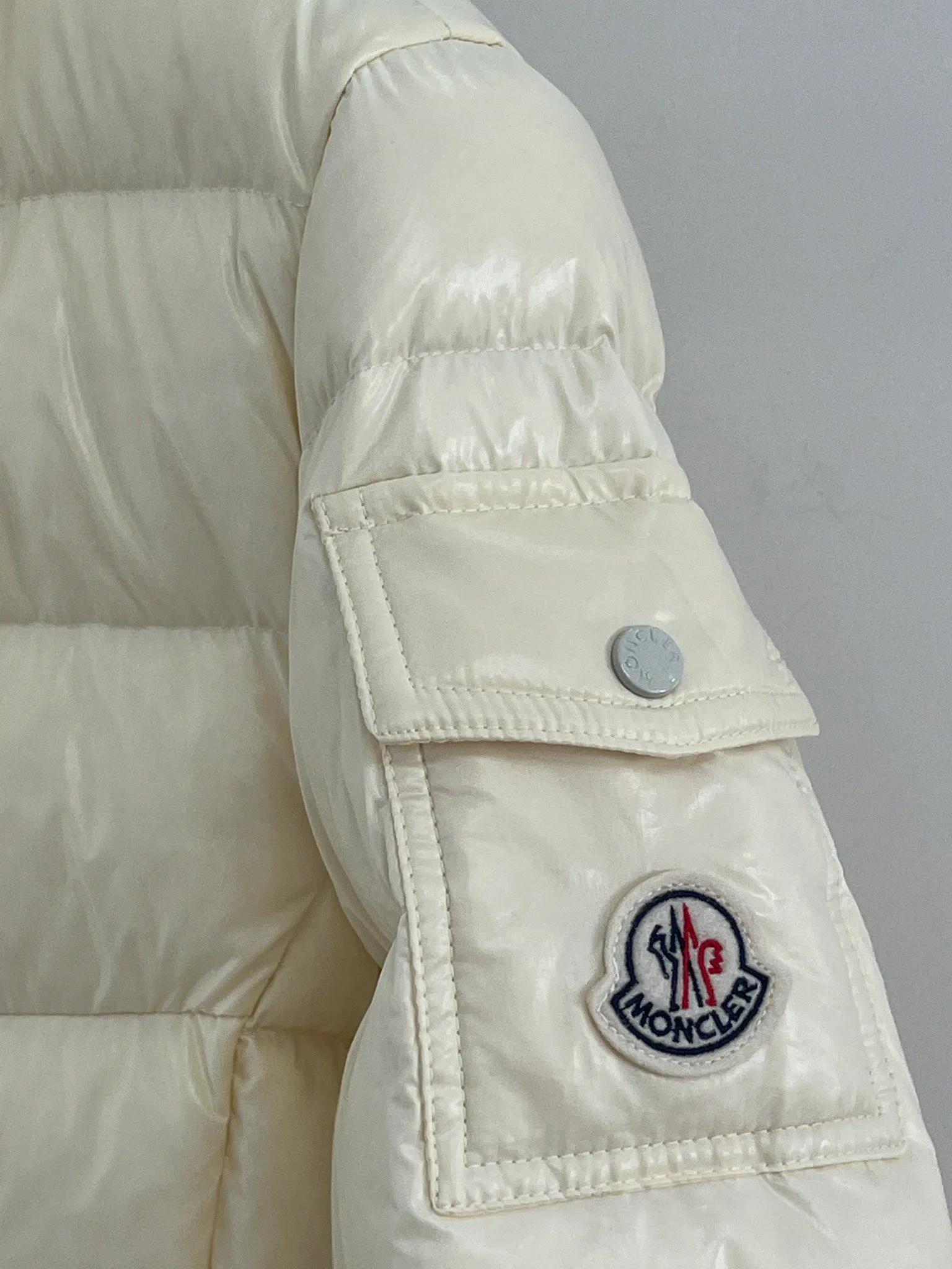 Women's Jackets And Down Jackets MONCLER 18416193