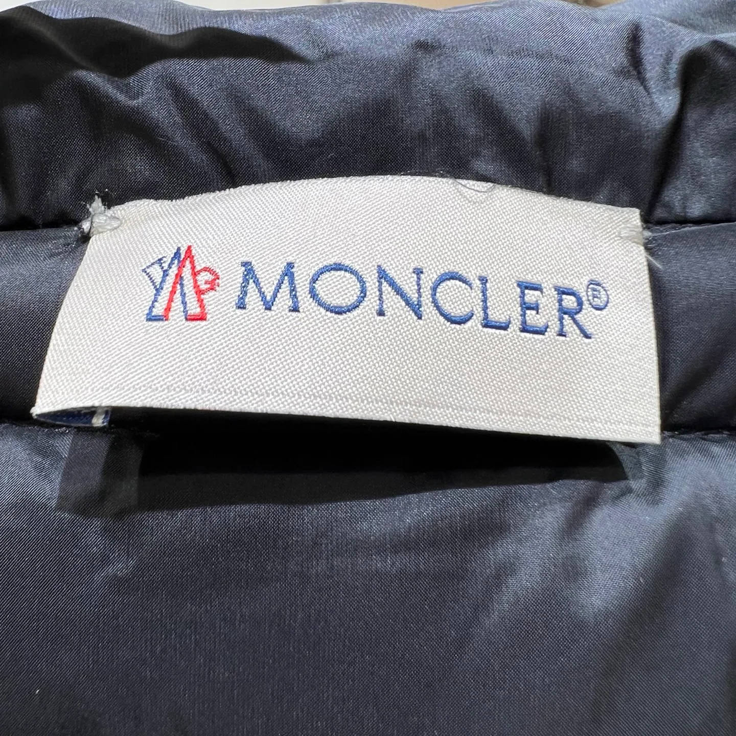 Women's Jackets And Down Jackets MONCLER 18043620