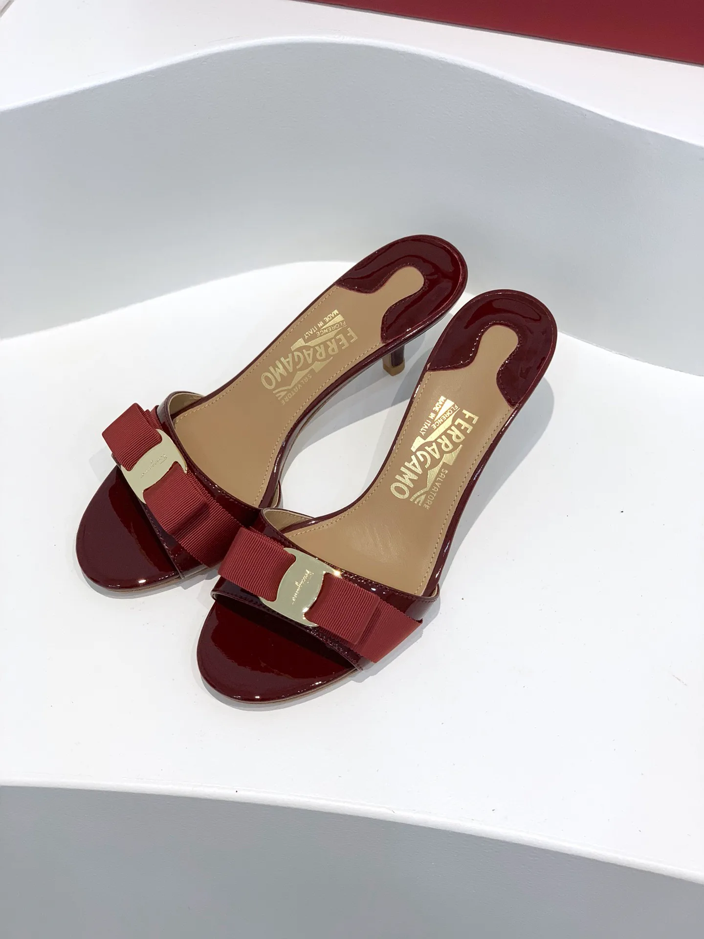 Women's Open-Toe Sandals SALVATORE FERRAGAMO 17642544