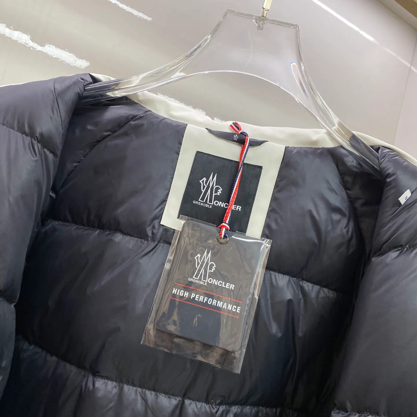 Women's Jackets And Down Jackets MONCLER 18236882