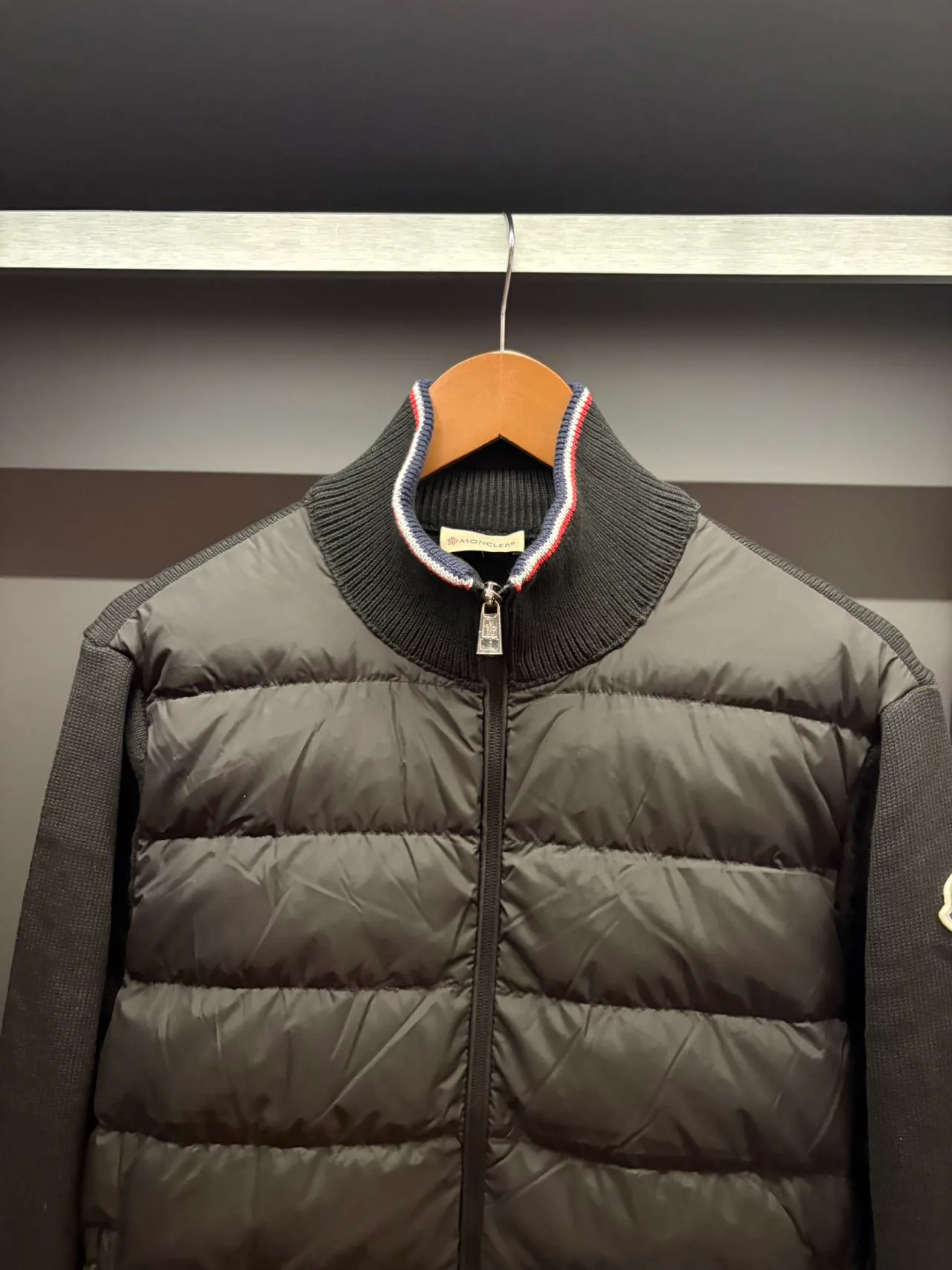 Men's Jackets And Down Jackets MONCLER 18111554