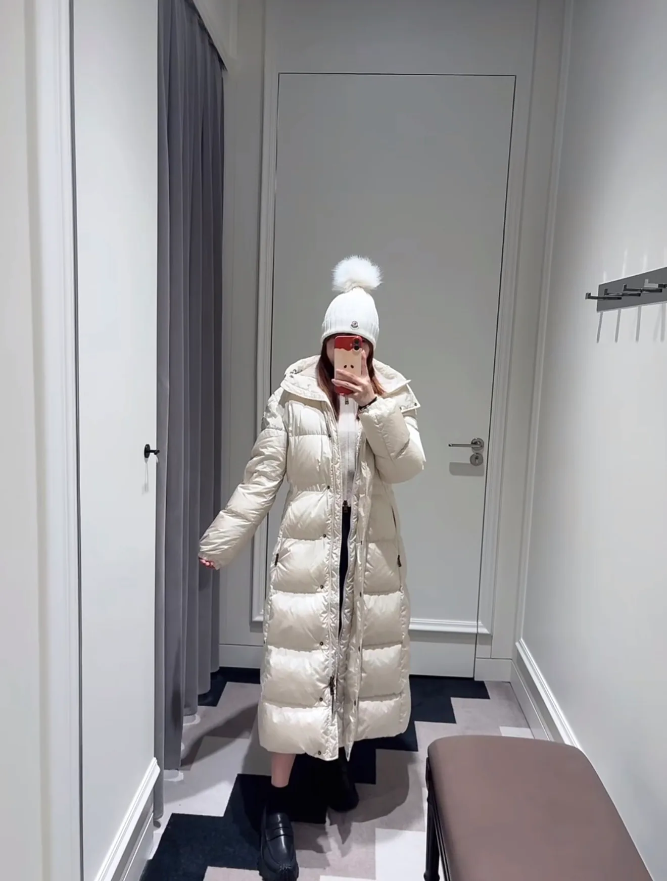 Women's Jackets And Down Jackets MONCLER 18111771