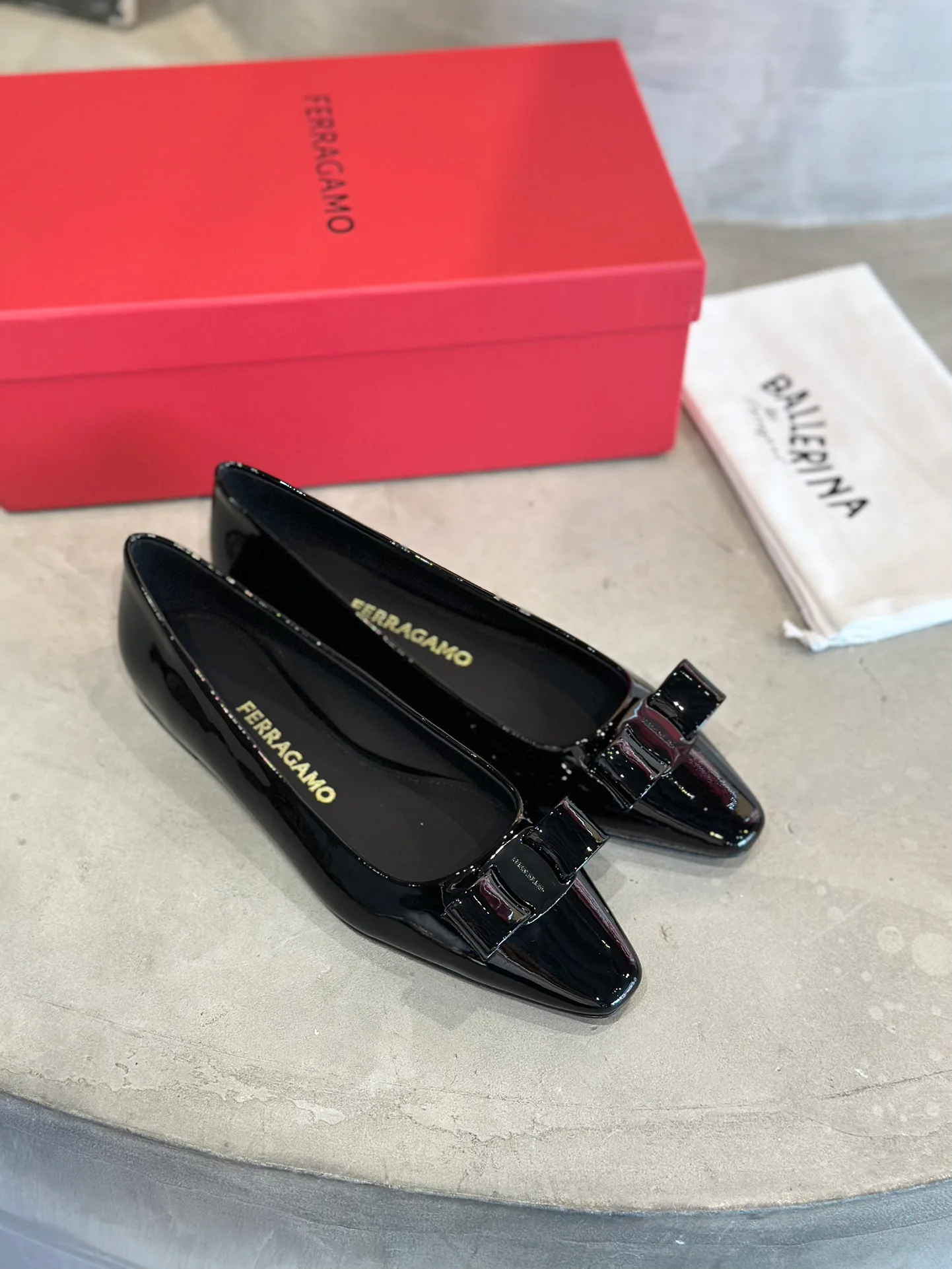 Women's Ballet Flats SALVATORE FERRAGAMO 18531761