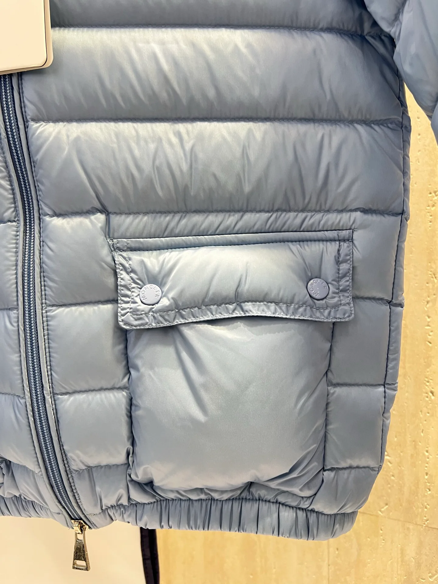 Women's Jackets And Down Jackets MONCLER 18212694