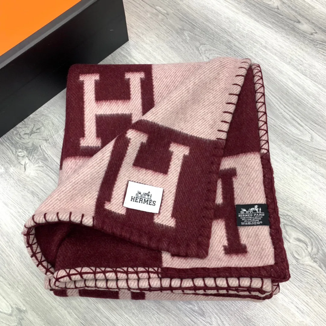 Textiles HERMES 18002670