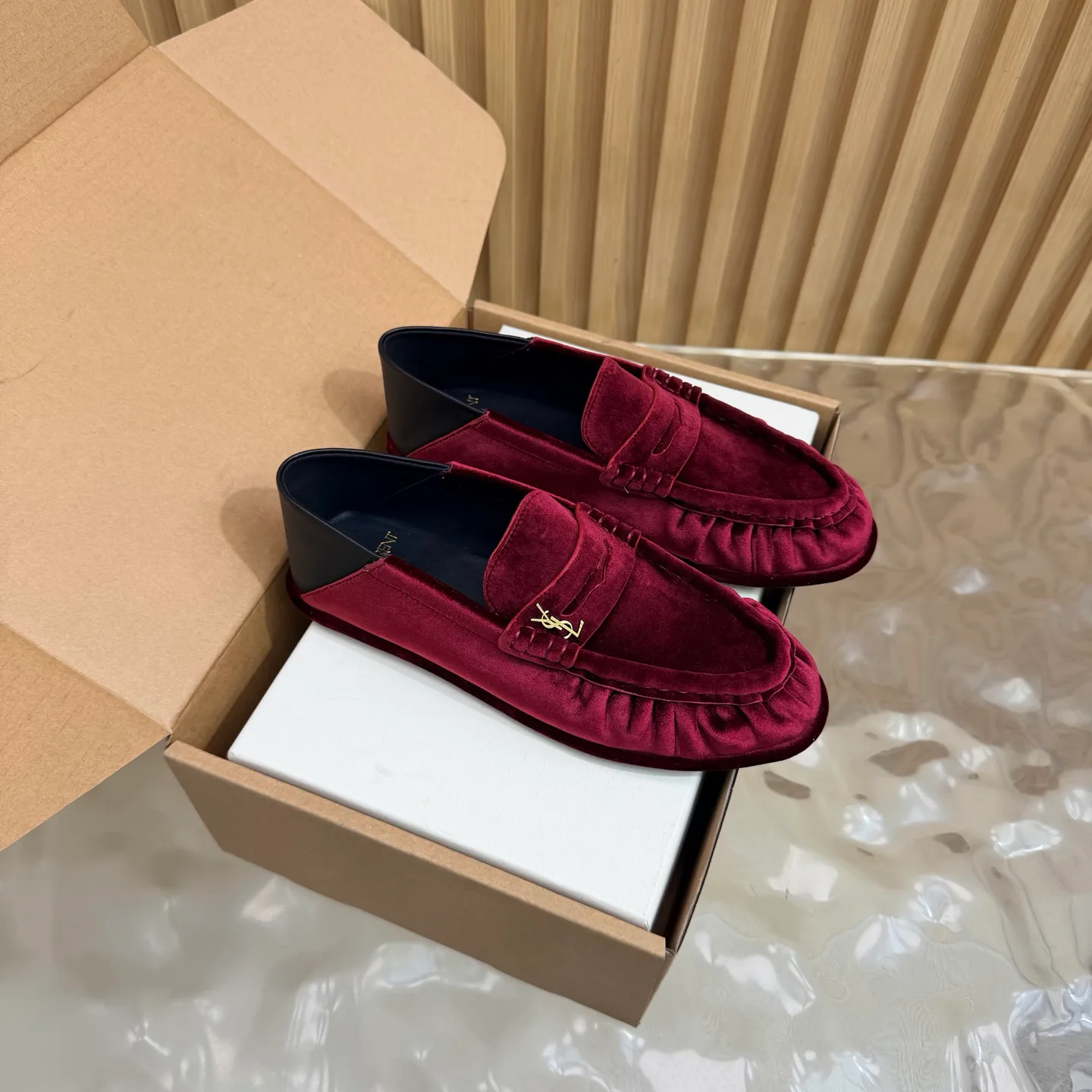 Women's Loafers And Moccasins SAINT LAURENT 17926448