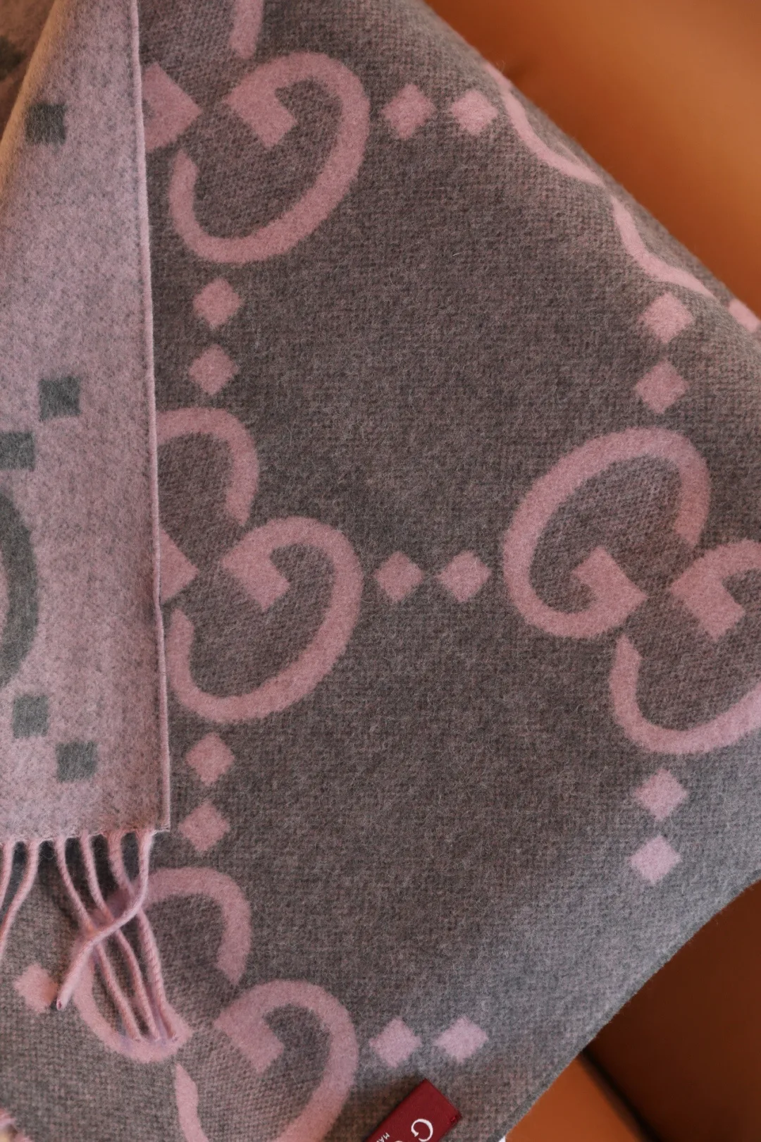 Scarves GUCCI 18265970