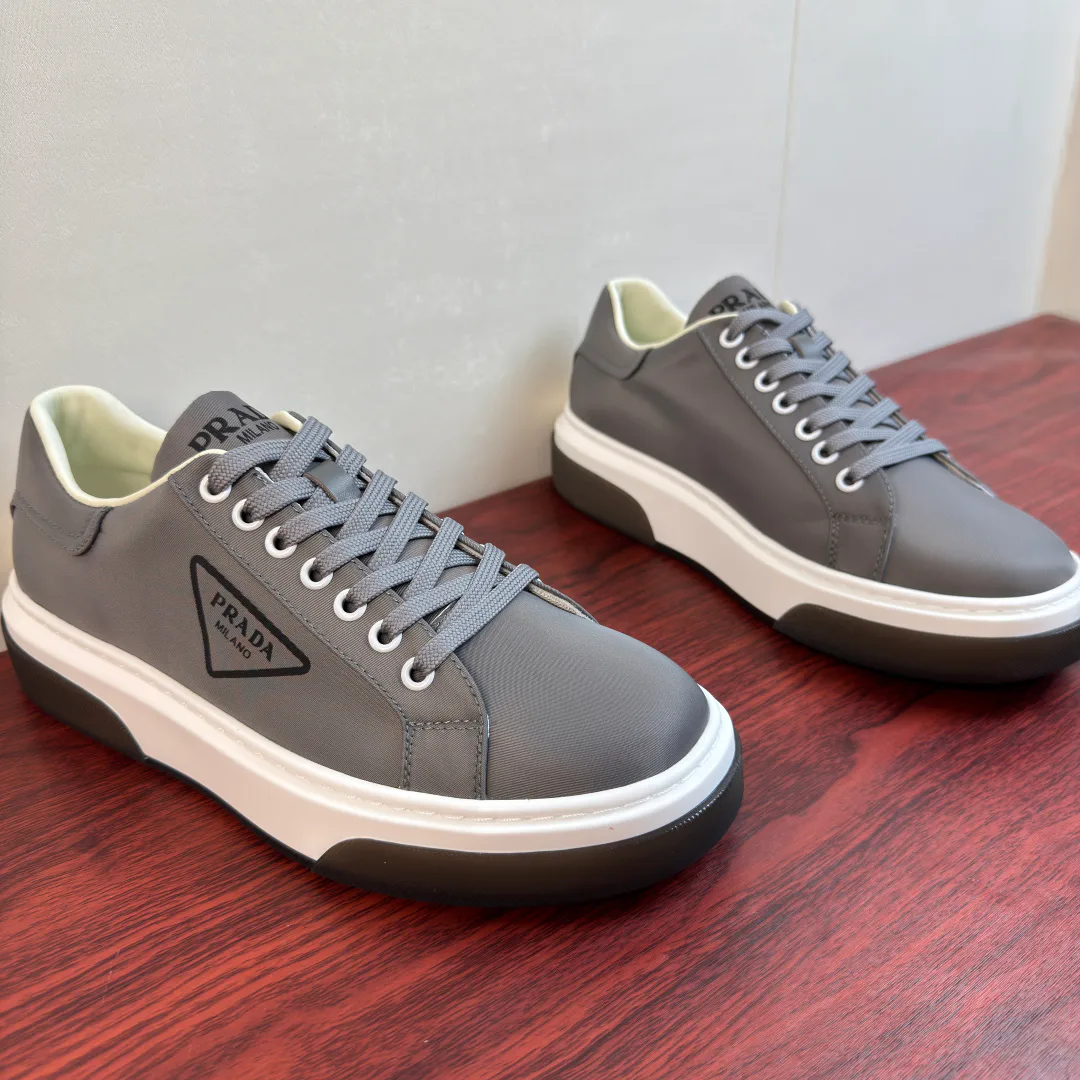 Men's Sneakers PRADA 16935017