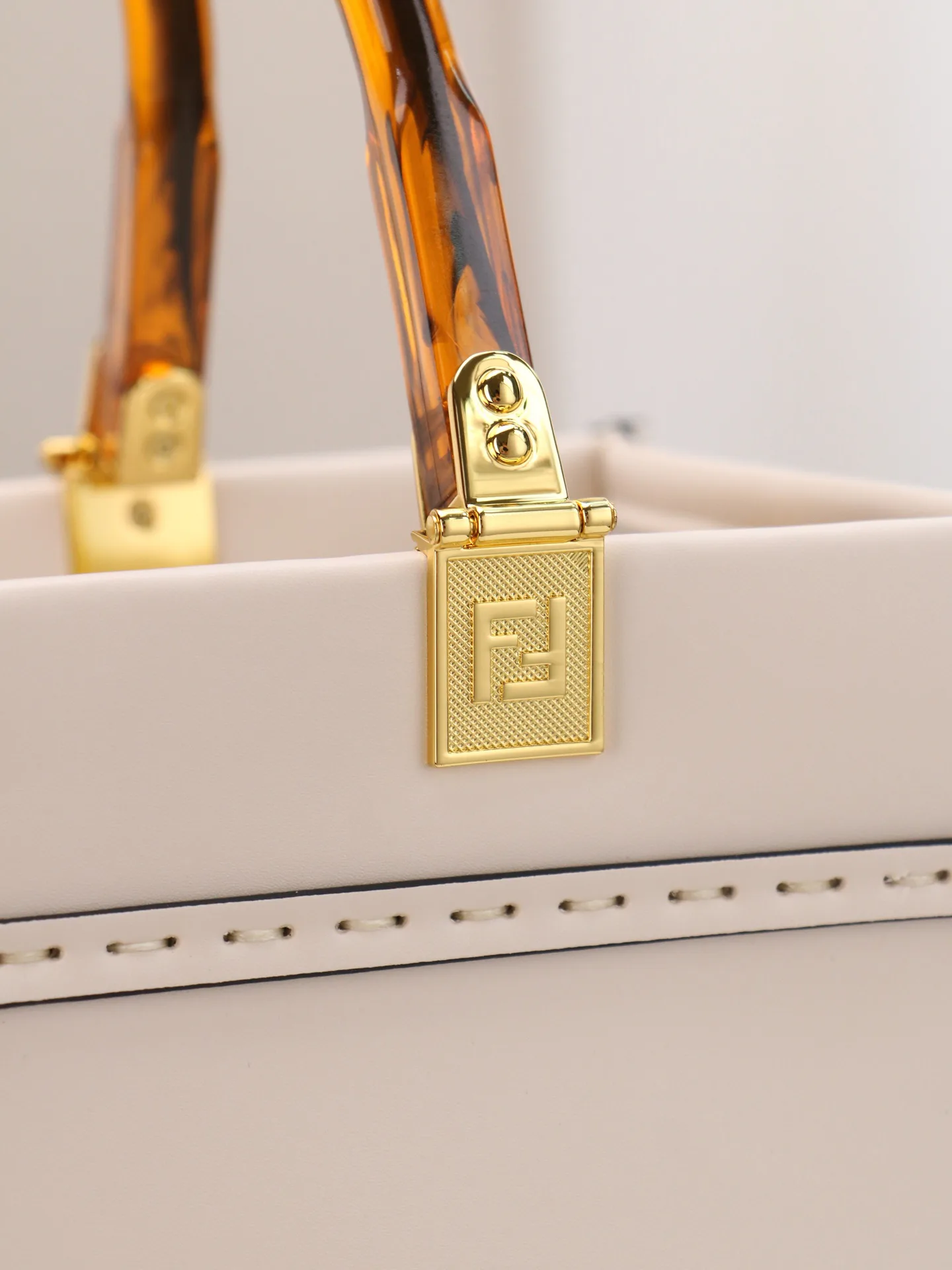 Women's Classic Handbags FENDI 18005131