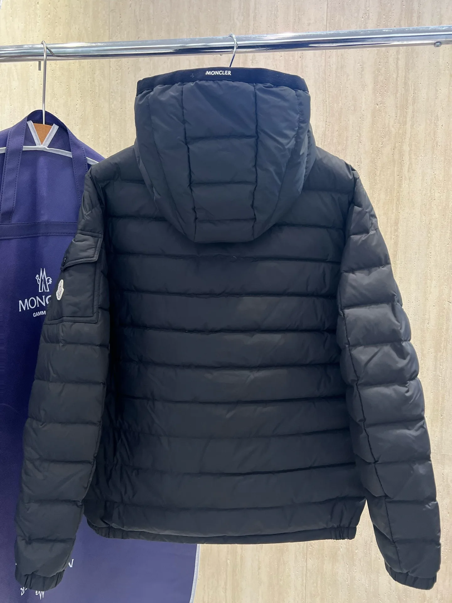 Куртки И Пуховики Мужские Moncler 18683915