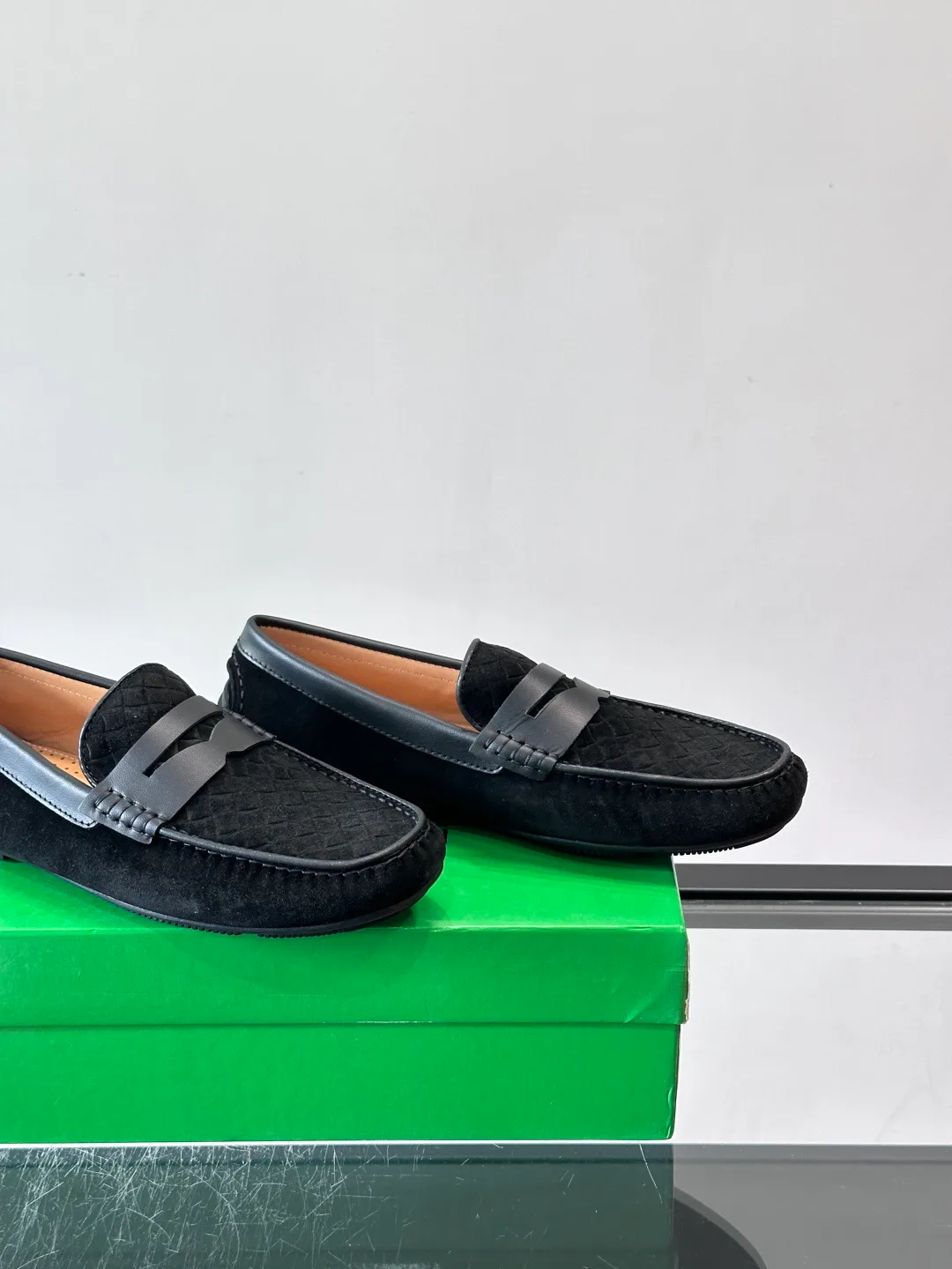 Men's Loafers And Dress Shoes BOTTEGA VENETA 18102730