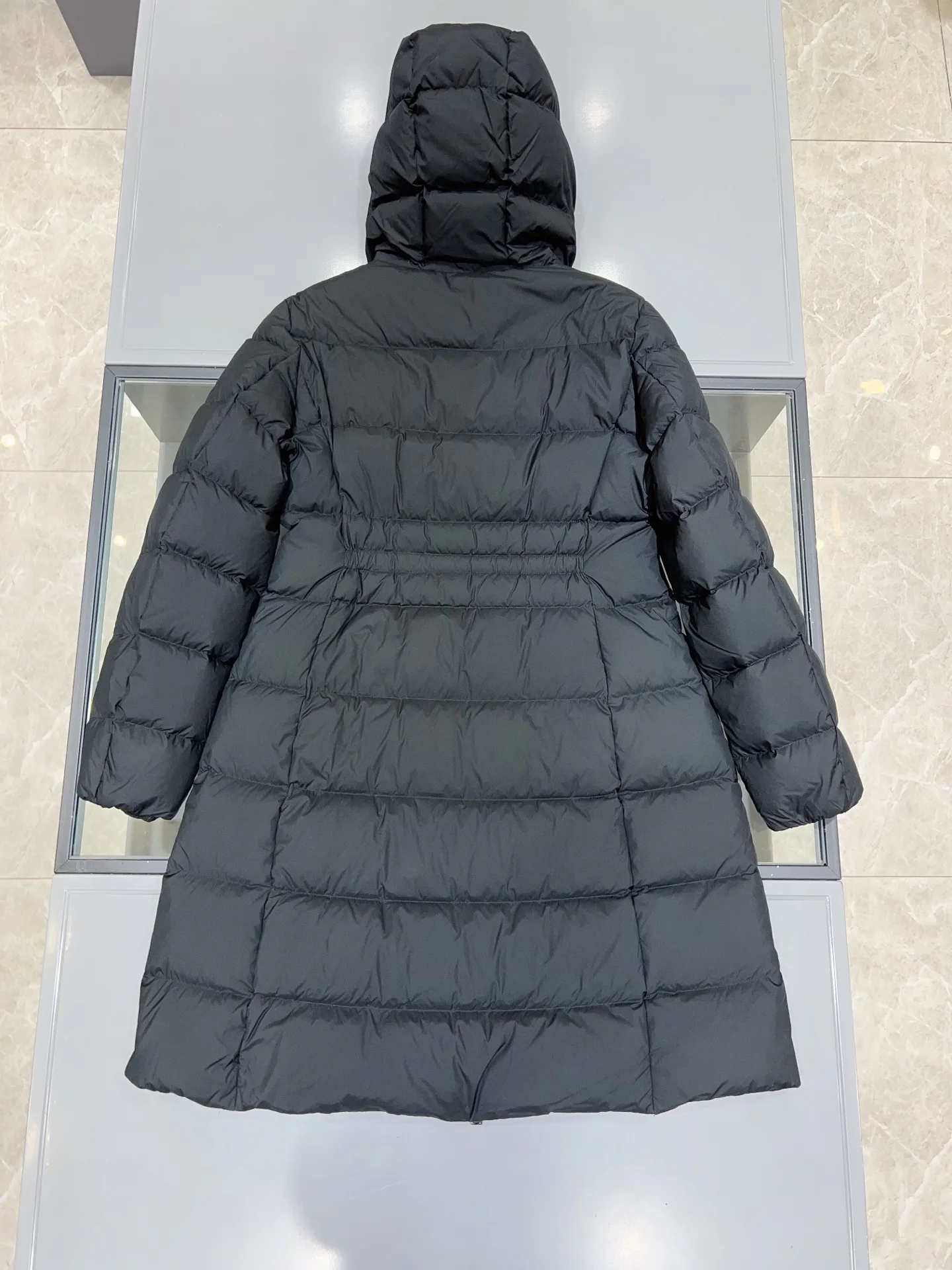 Women's Jackets And Down Jackets MONCLER 18368430