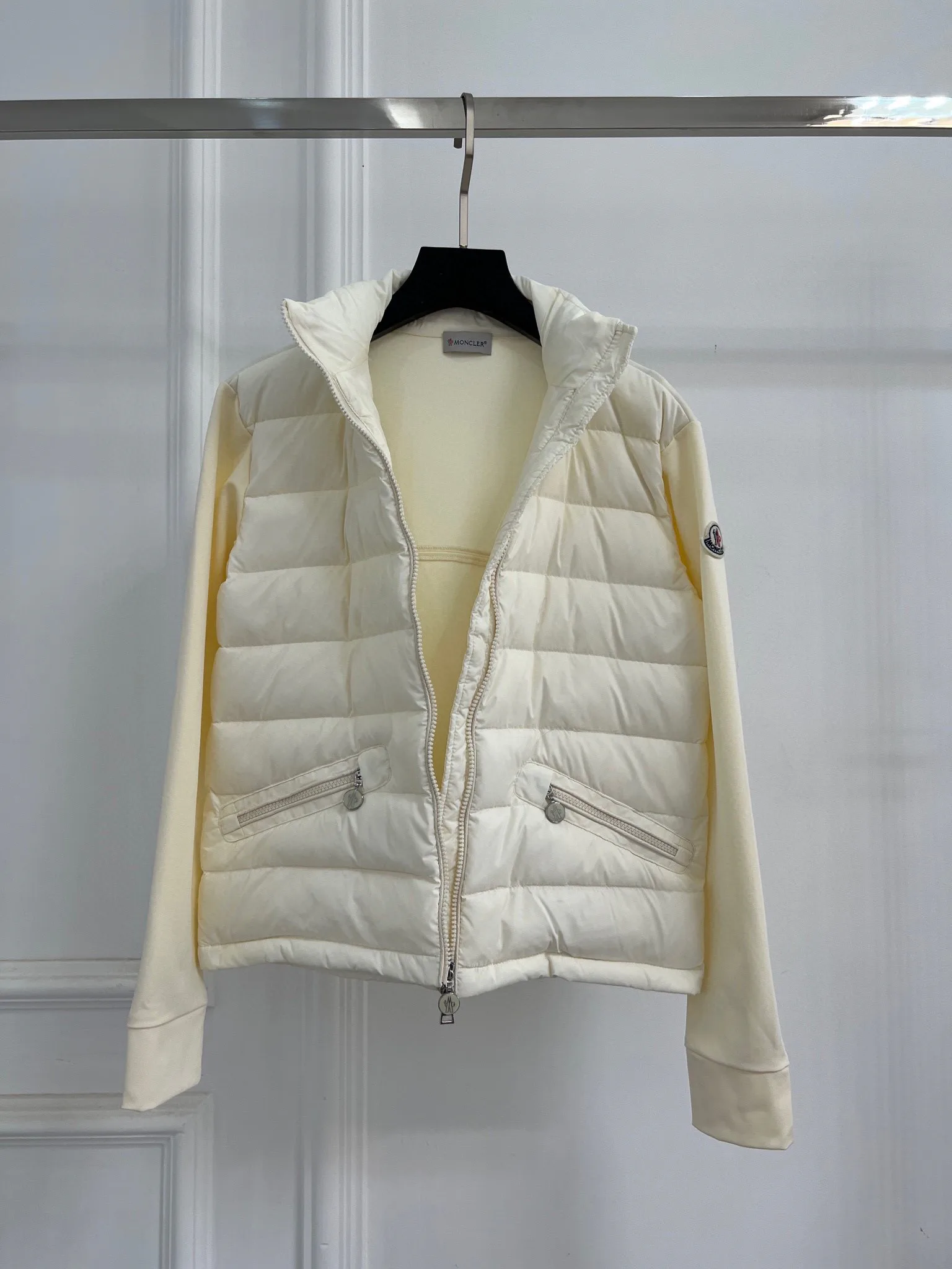 Women's Jackets And Down Jackets MONCLER 18416227