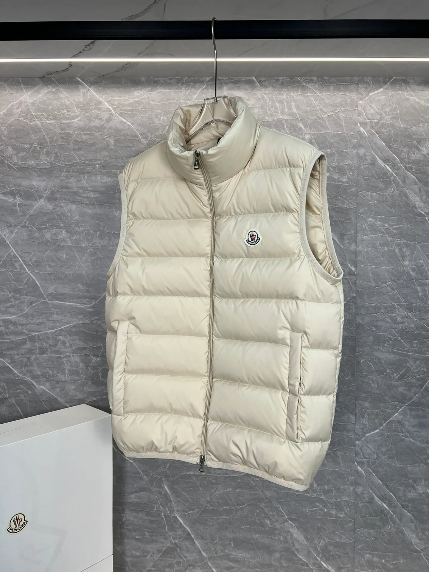 Жилеты Мужские Moncler 18599847