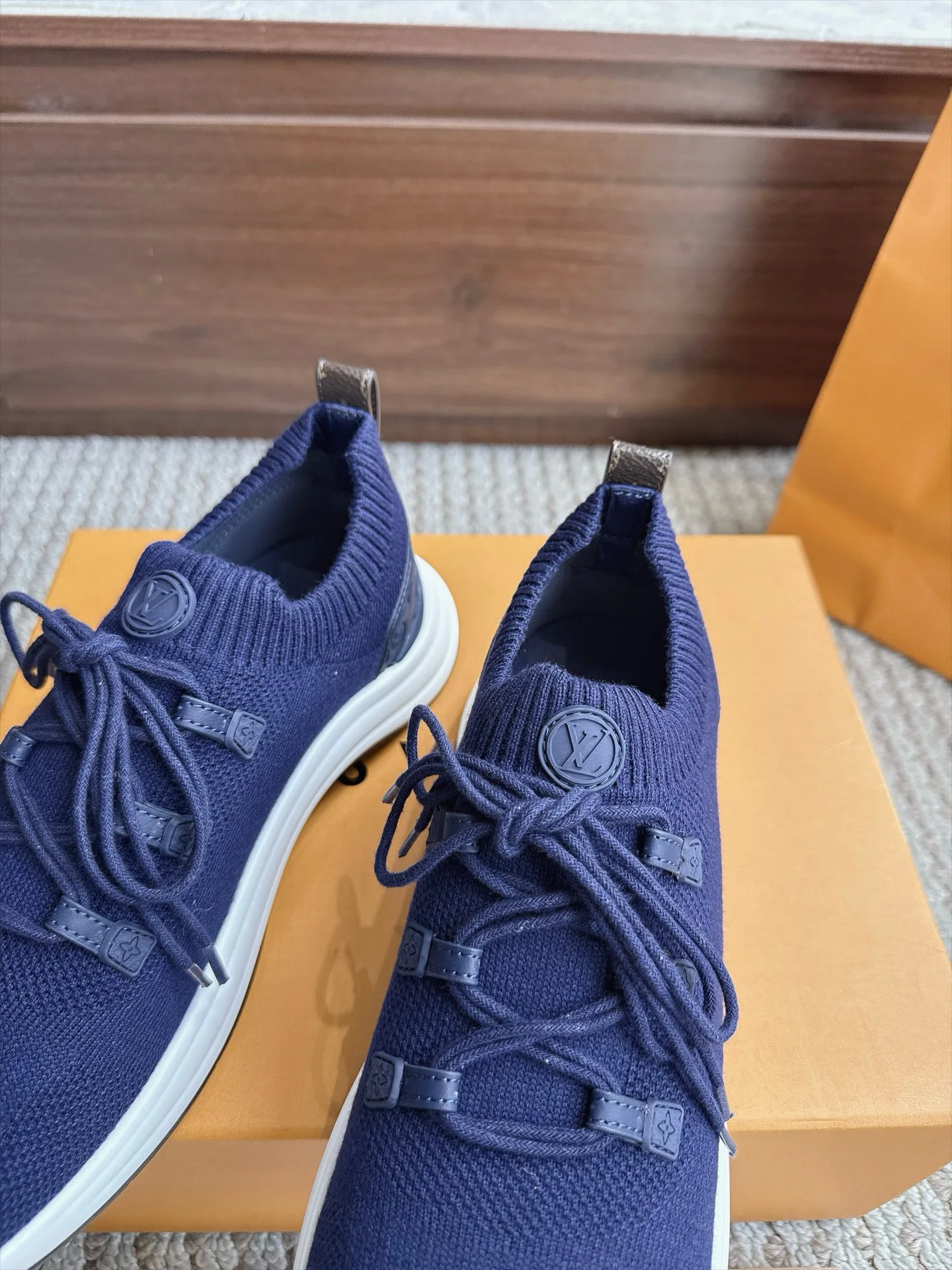 Women's Sneakers LOUIS VUITTON 18333248