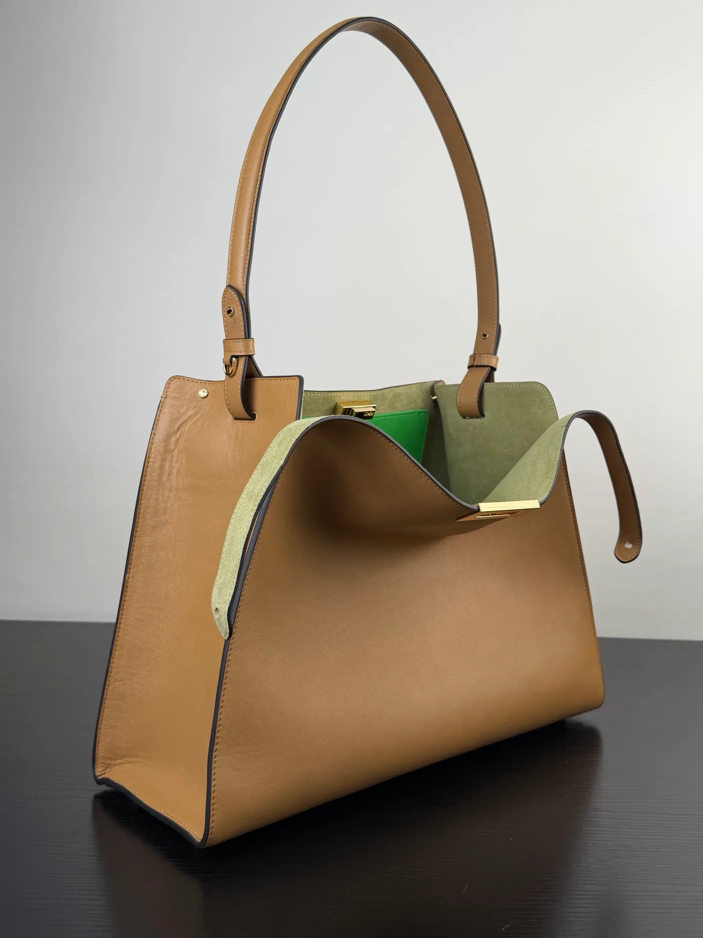 Women's Classic Handbags FENDI 17901909