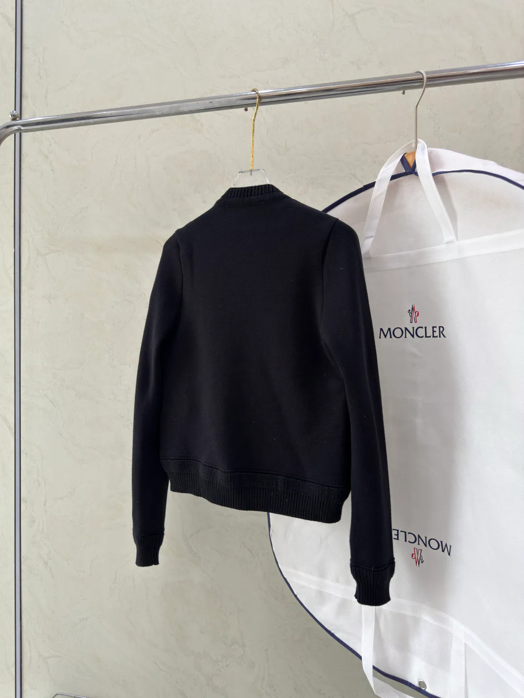 Куртки И Пуховики Мужские Moncler 18683840