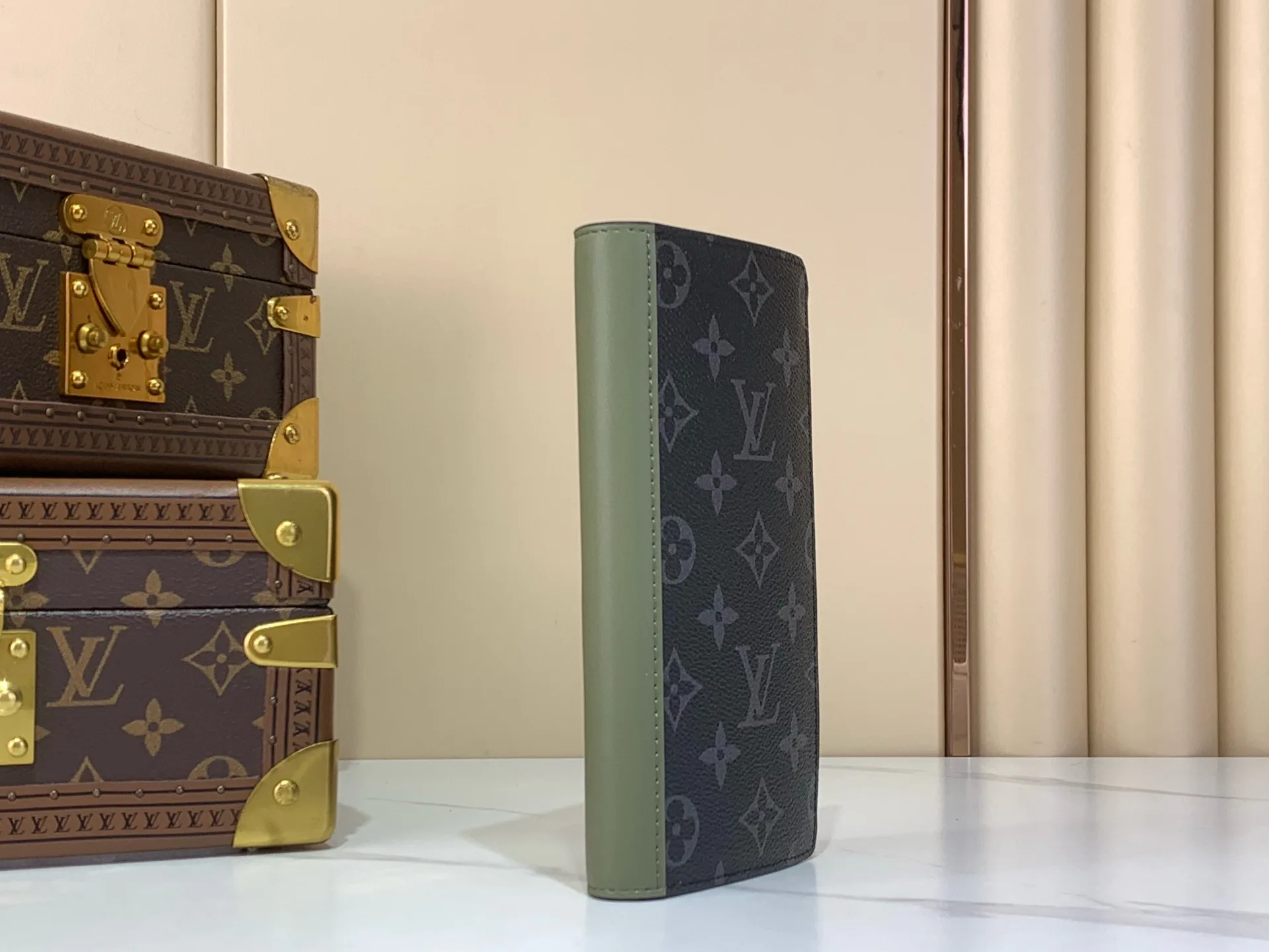 Women's Clutches LOUIS VUITTON 17499383