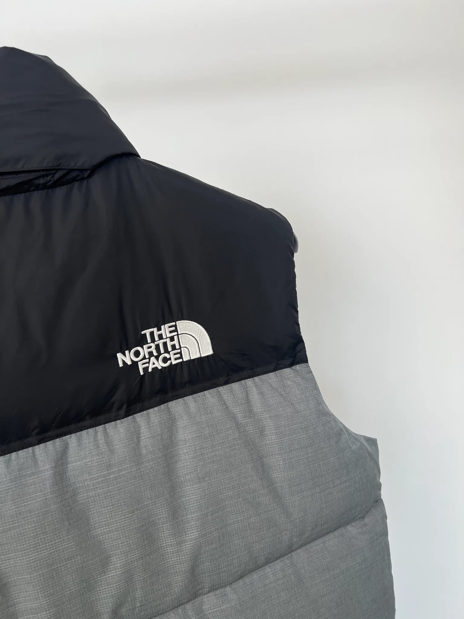 Women's Vests THE NORTH FACE 18416028