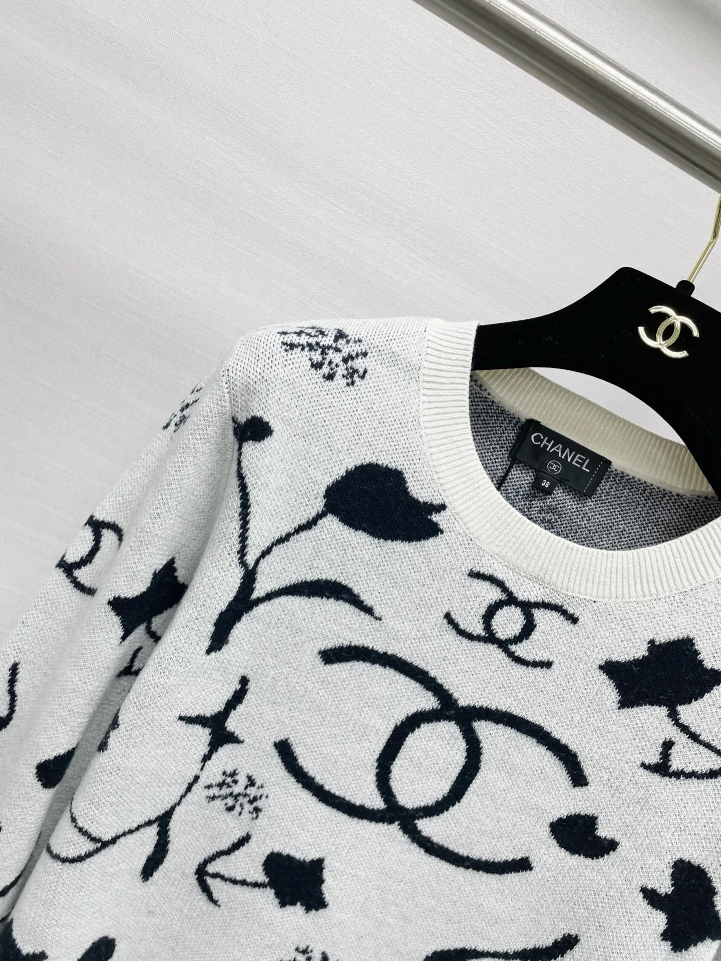 Women's Jumpers And Sweaters CHANEL 18138025