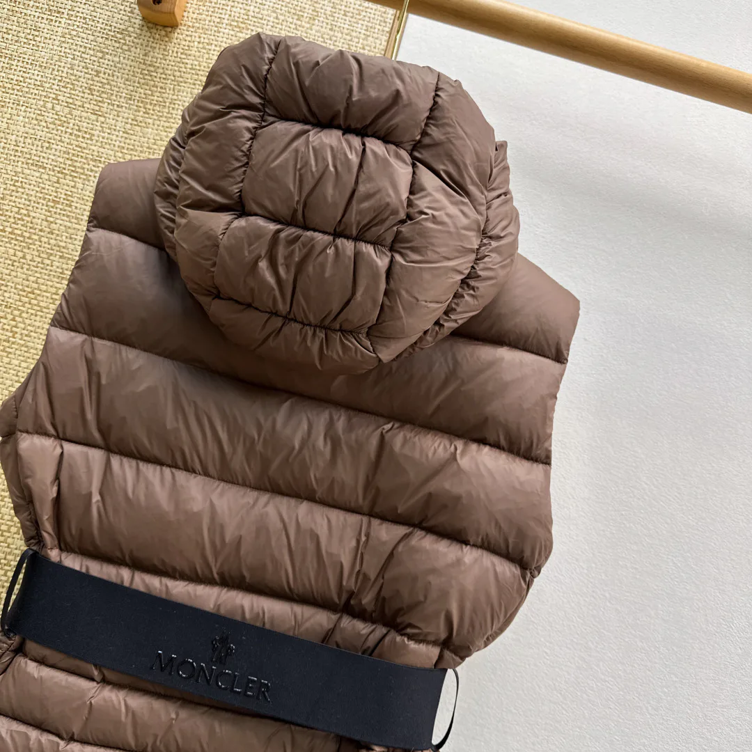 Women's Vests MONCLER 18108606