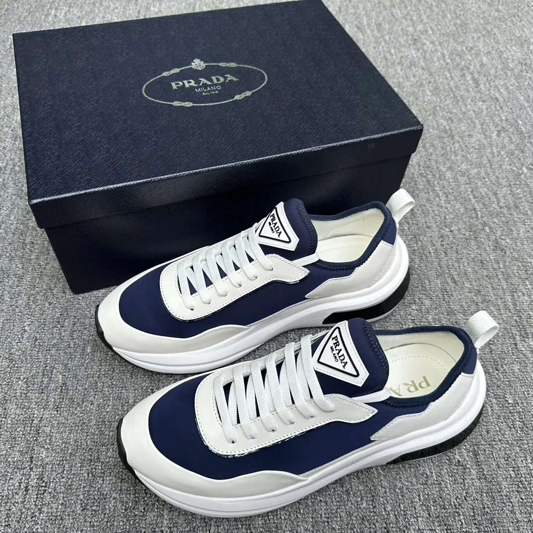 Men's Sneakers PRADA 18076355