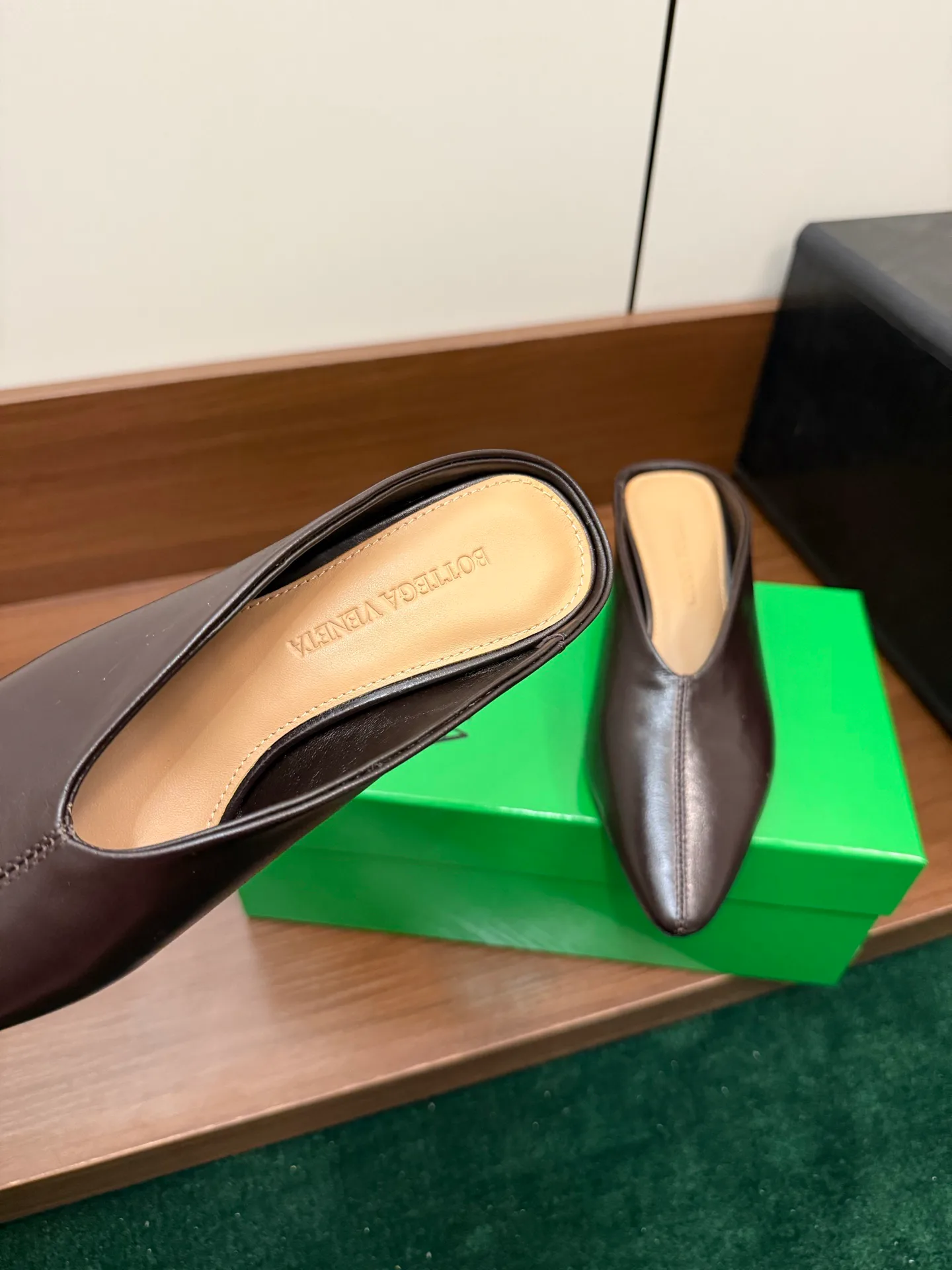 Women's Mules And Clogs BOTTEGA VENETA 17816996