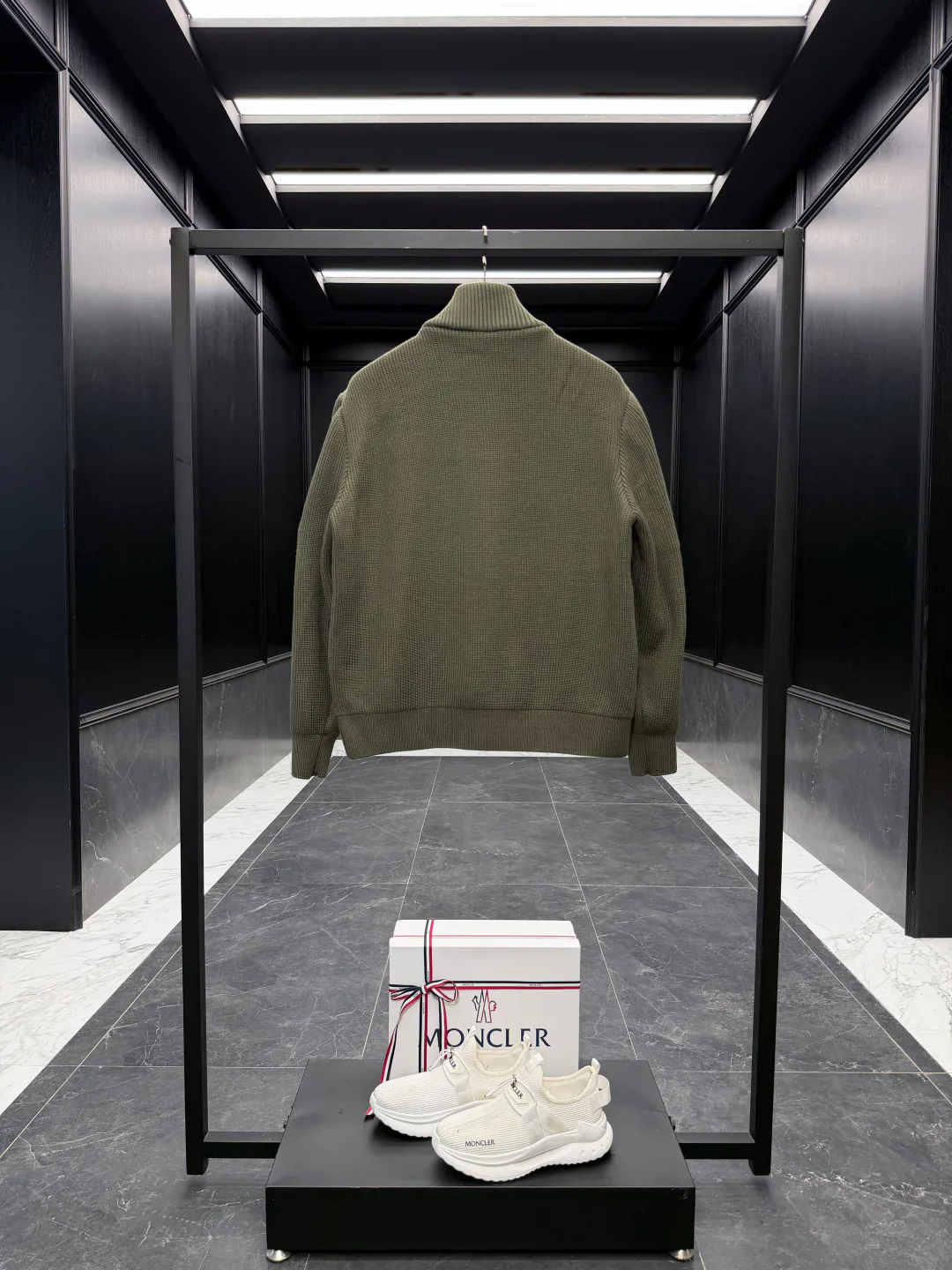 Men's Jackets And Down Jackets MONCLER 18416839