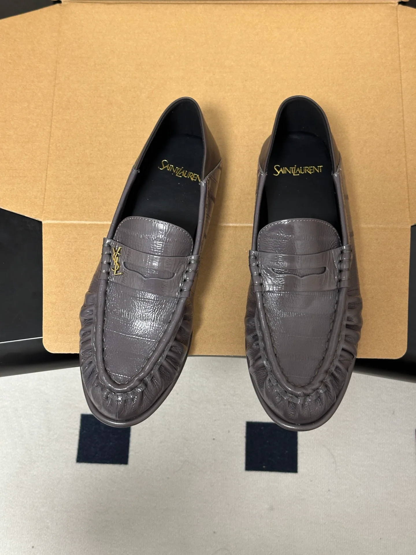 Women's Loafers And Moccasins SAINT LAURENT 18049123