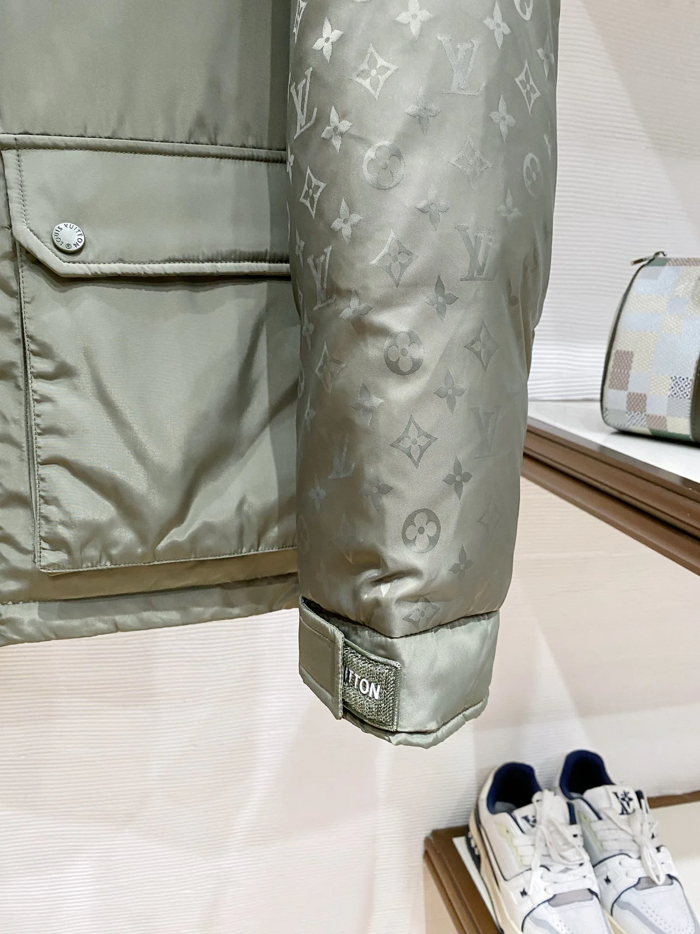 Men's Jackets And Down Jackets LOUIS VUITTON 18007587